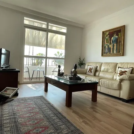 Frente A La Playa Piso 2 *