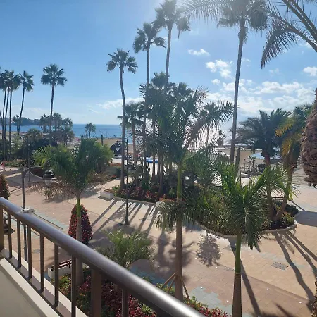 Frente A La Playa Piso 2 *