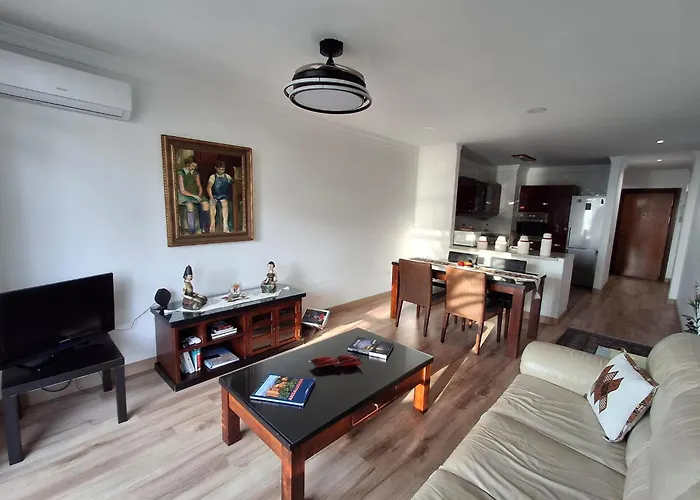 Frente A La Playa Piso 2 * Εστεπόνα